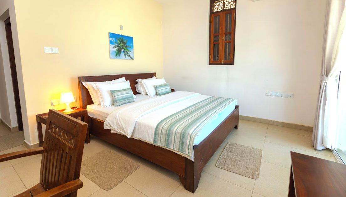 Moi Hikka by DBI — beachfront boutique villa 2