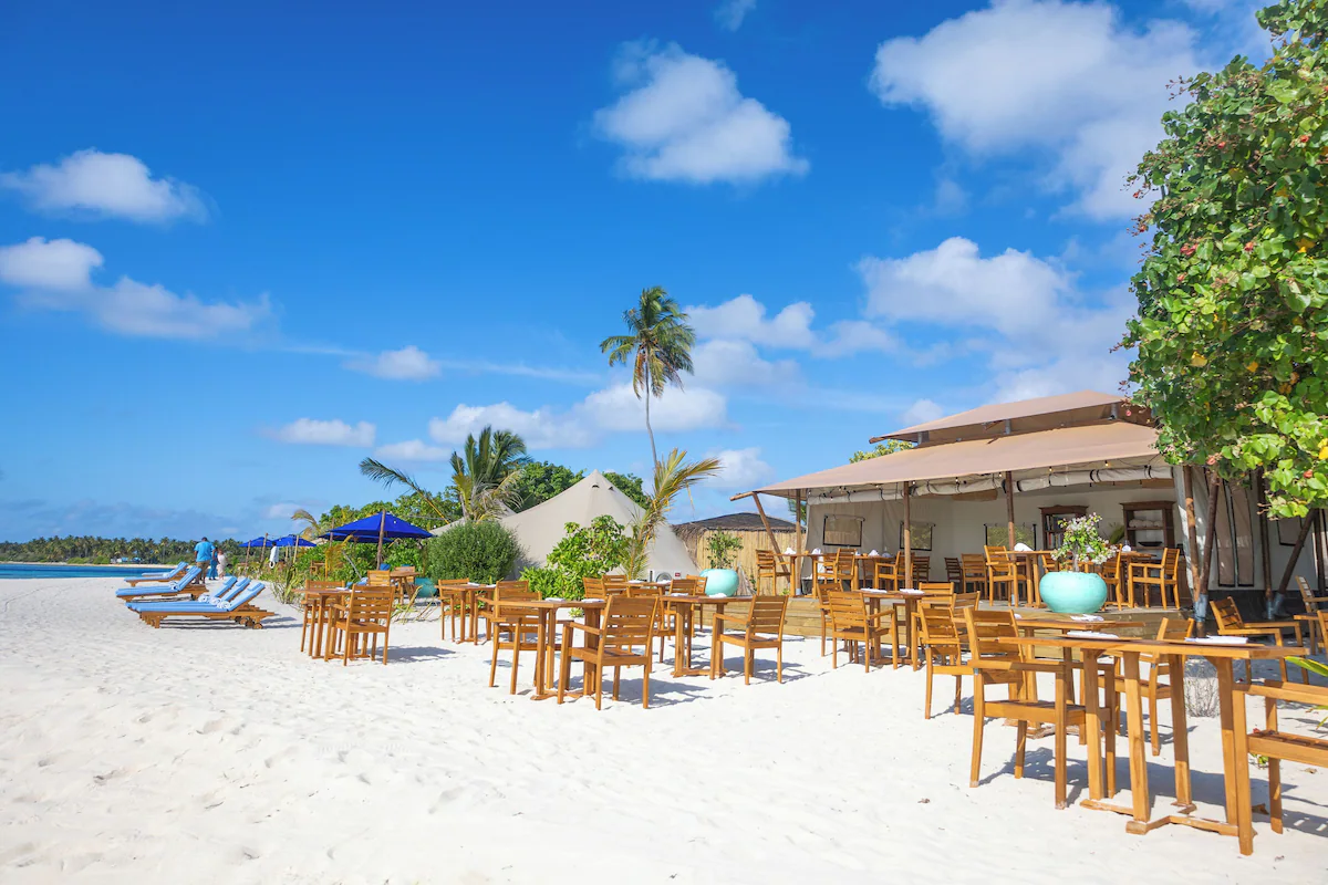 Barefoot luxury at The Maverick, Mundoo Island 5