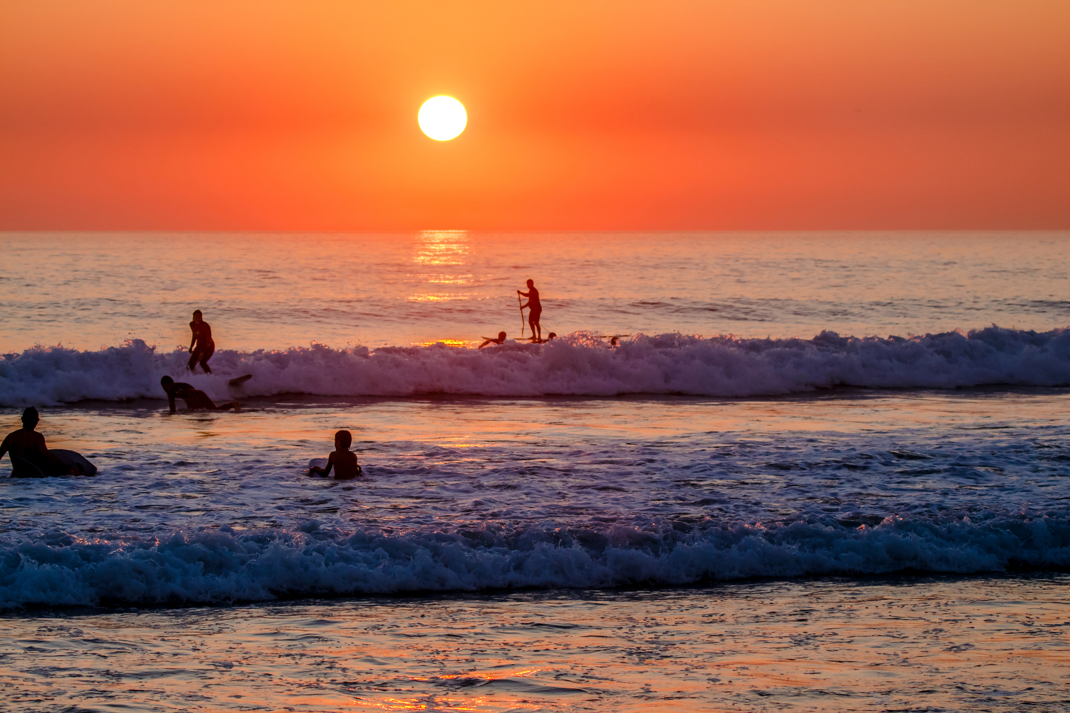 Sunset-Surfing-in-Carcavelos