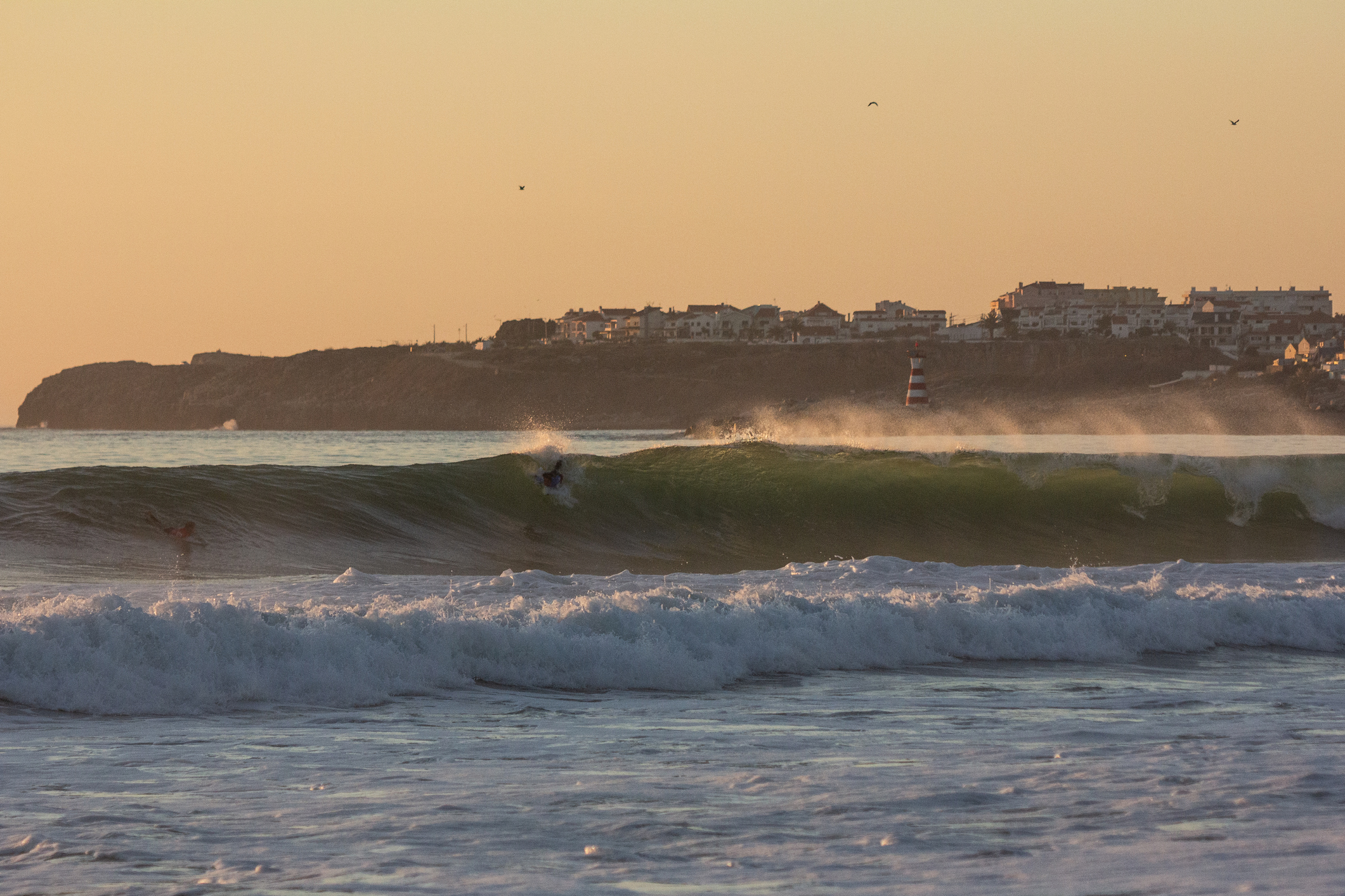 Sunset-Surfing-in-Peniche