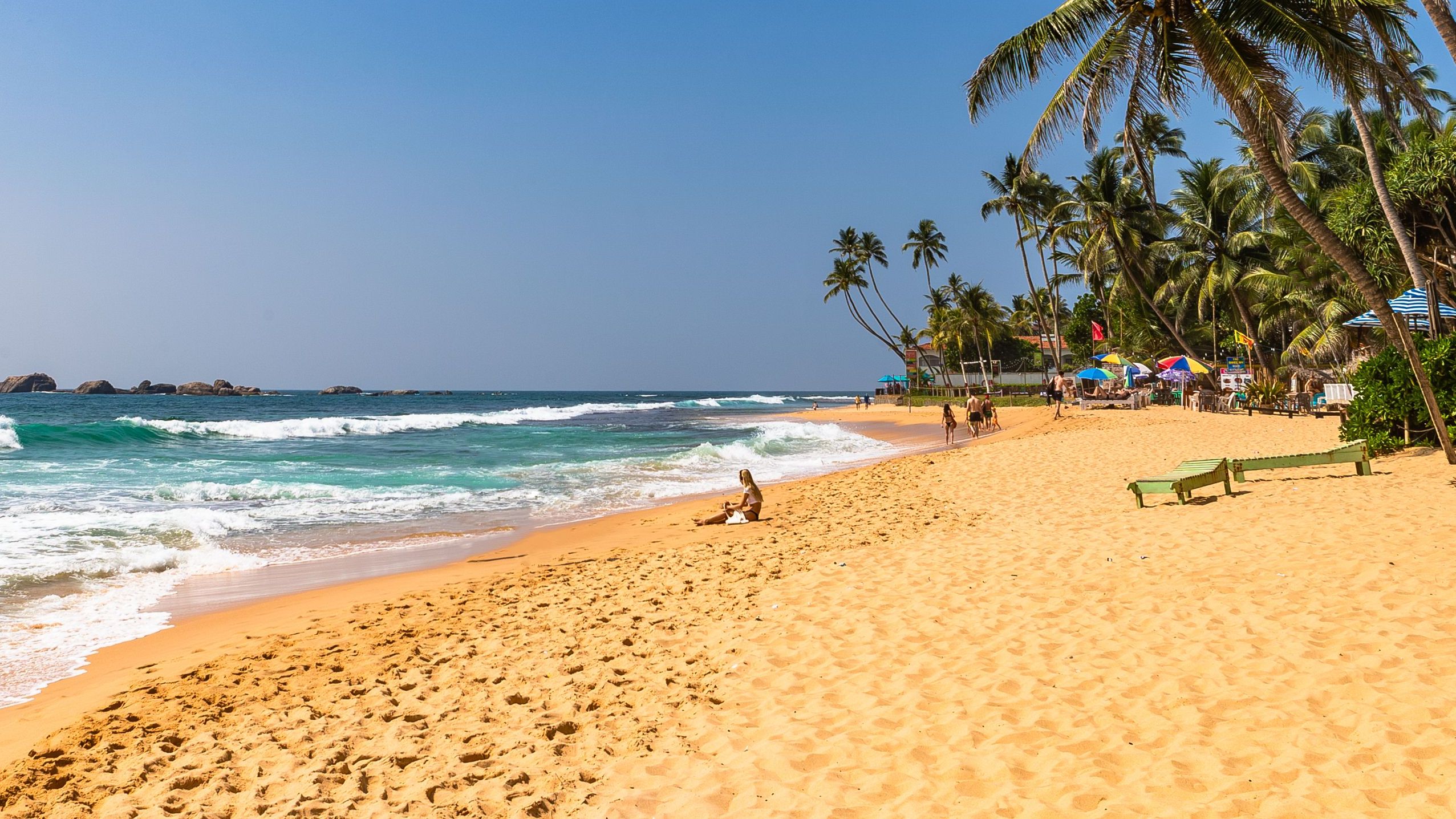 Beautiful-Beach-in-Hikkaduwa