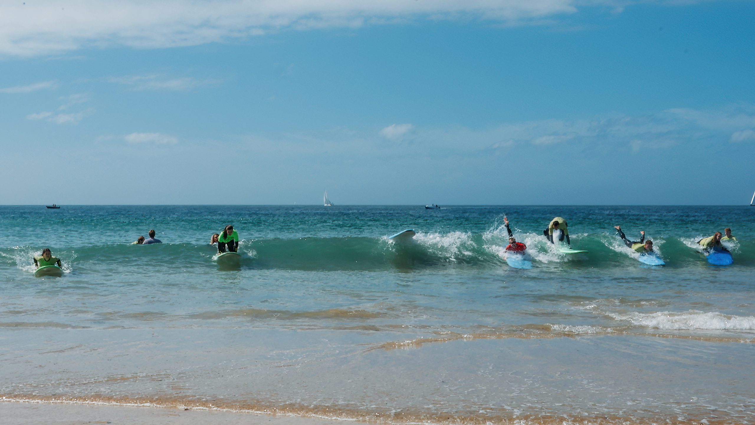 Catching-the-first-waves-learning-to-surf-in-Carcavelos