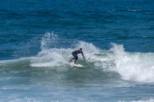 Cut-back-Surfing-in-Matosinhos