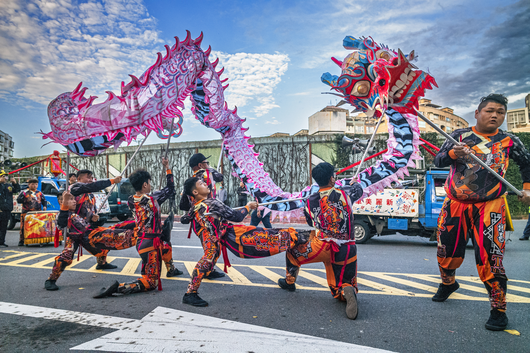 Dragon-dance-performance