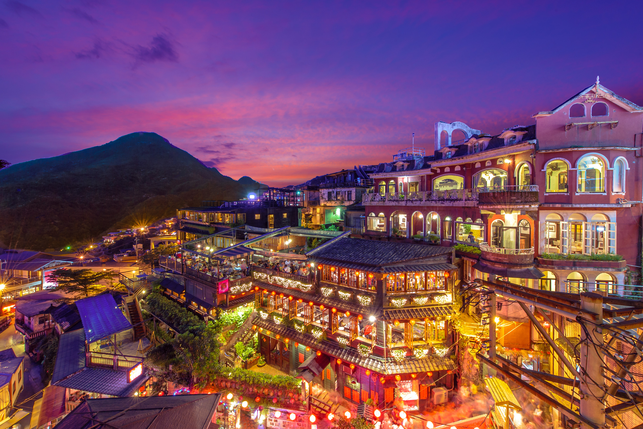 Night-time-in-Taipei