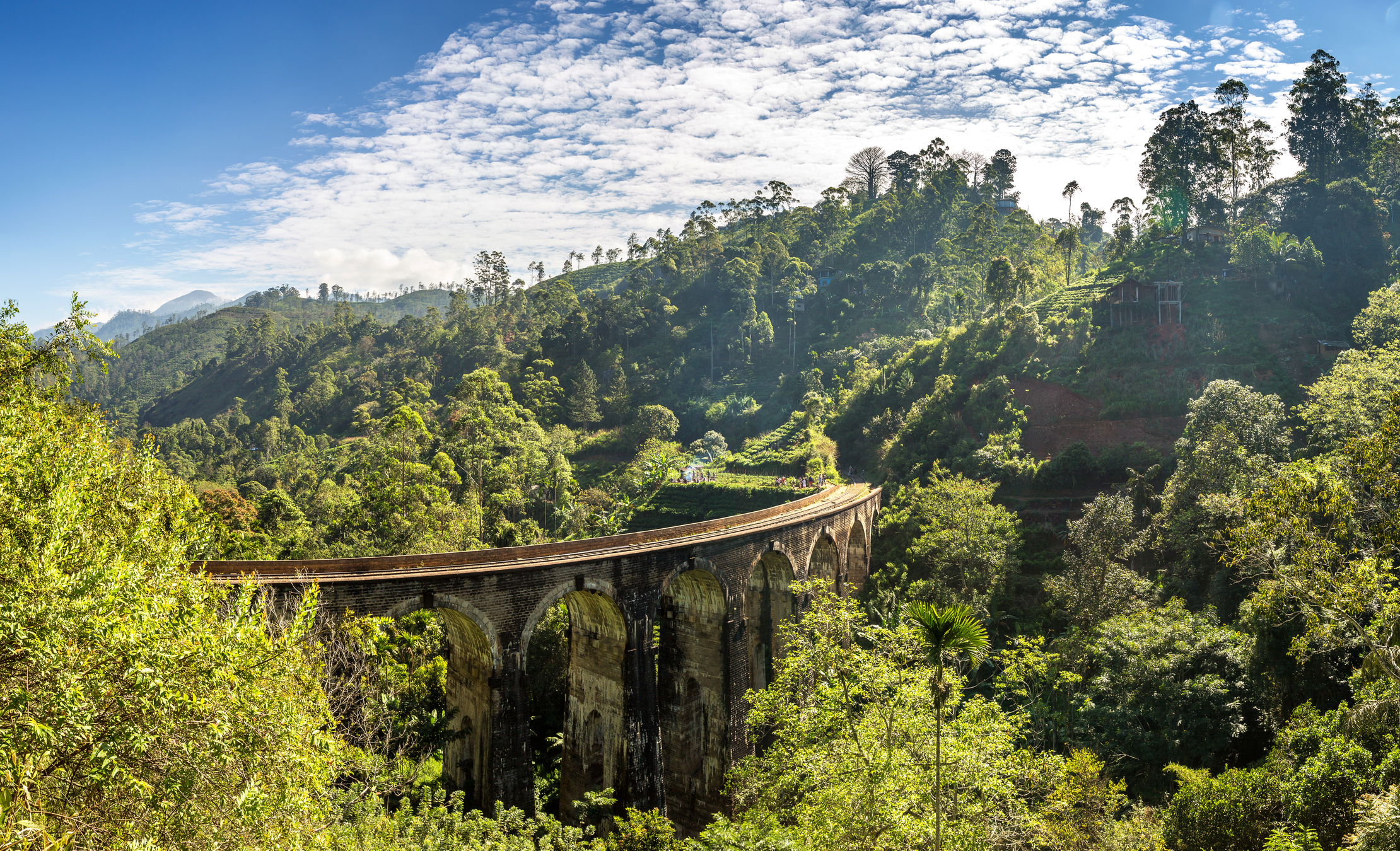 Nine-Arch-Bridge-Sri-Lanka