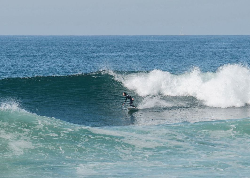 Surfing Carcavelos