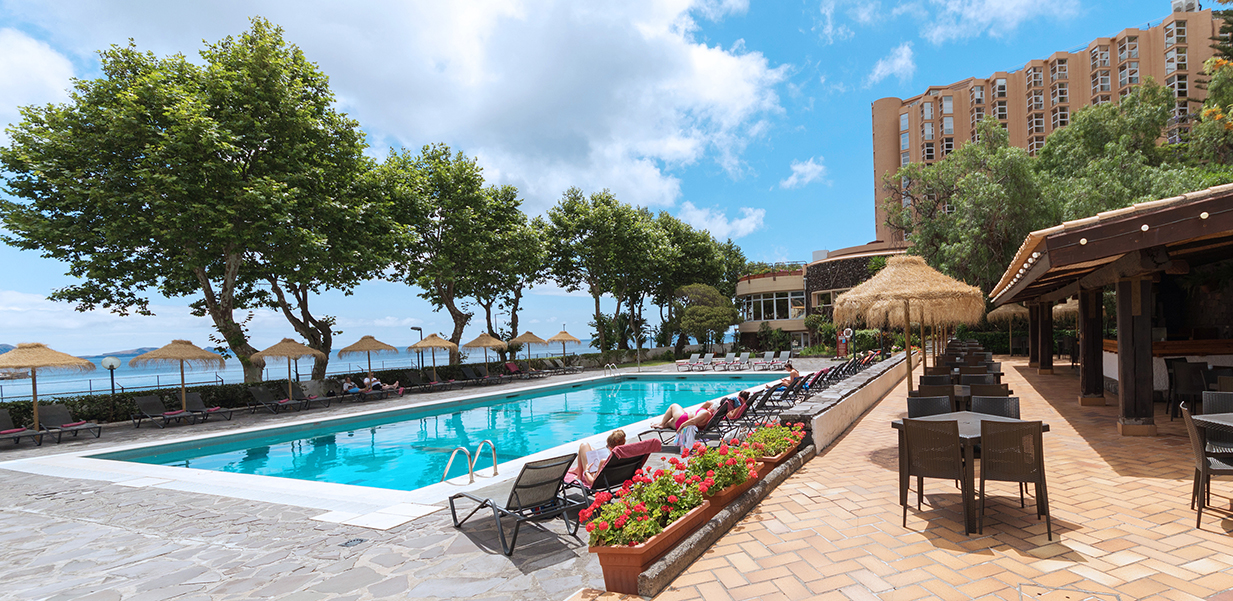 Swimming-Pool-at-the-Dom-Pedro-Beach-Hotel-in-Madeira