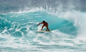 Taiwan-Surfing-Under-the-Lip
