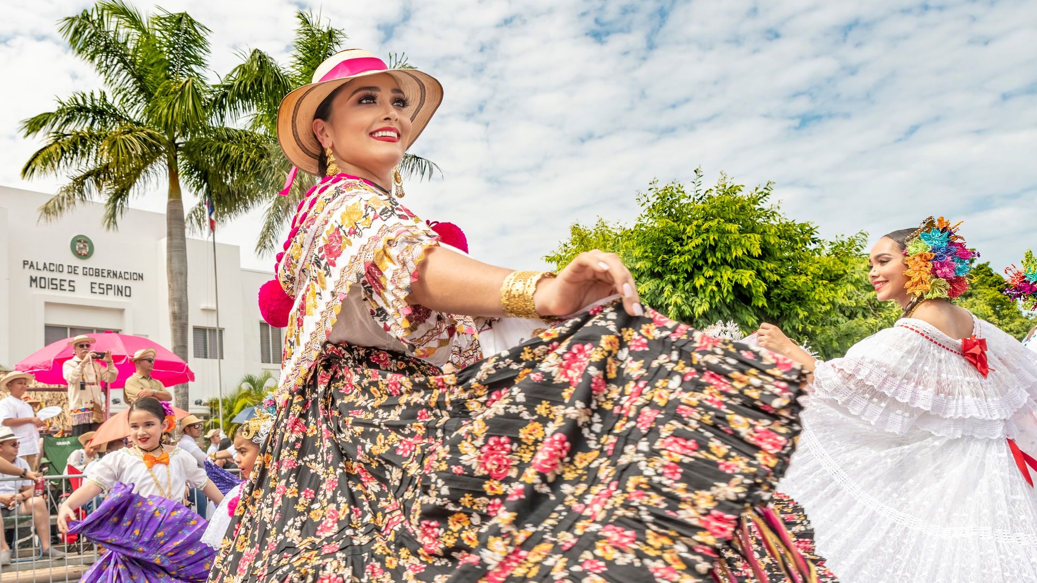 Panamanian Dancers