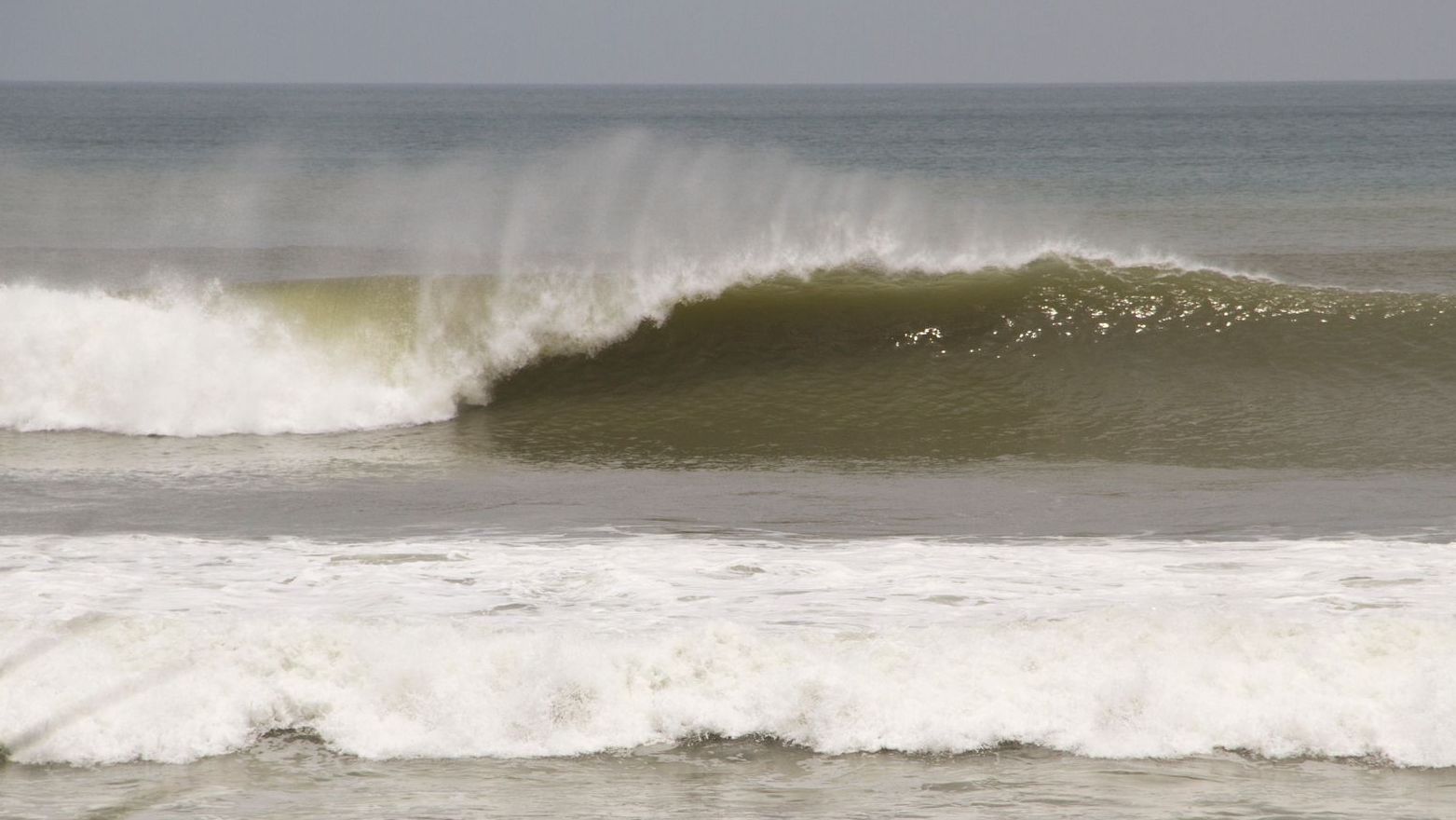 Perfect-Wave-Waiting-For-you-in-Panama