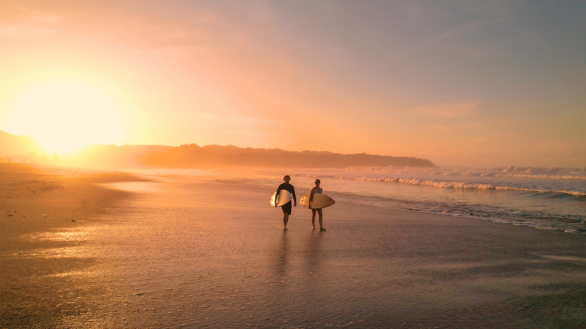 Sunset-Surf-Session-in-Panama